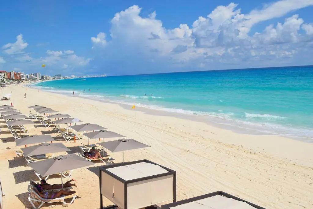 Luxury Ocean Front Apartment, 2 Bedroom Beach, Gym, Spa Cancun 0*,