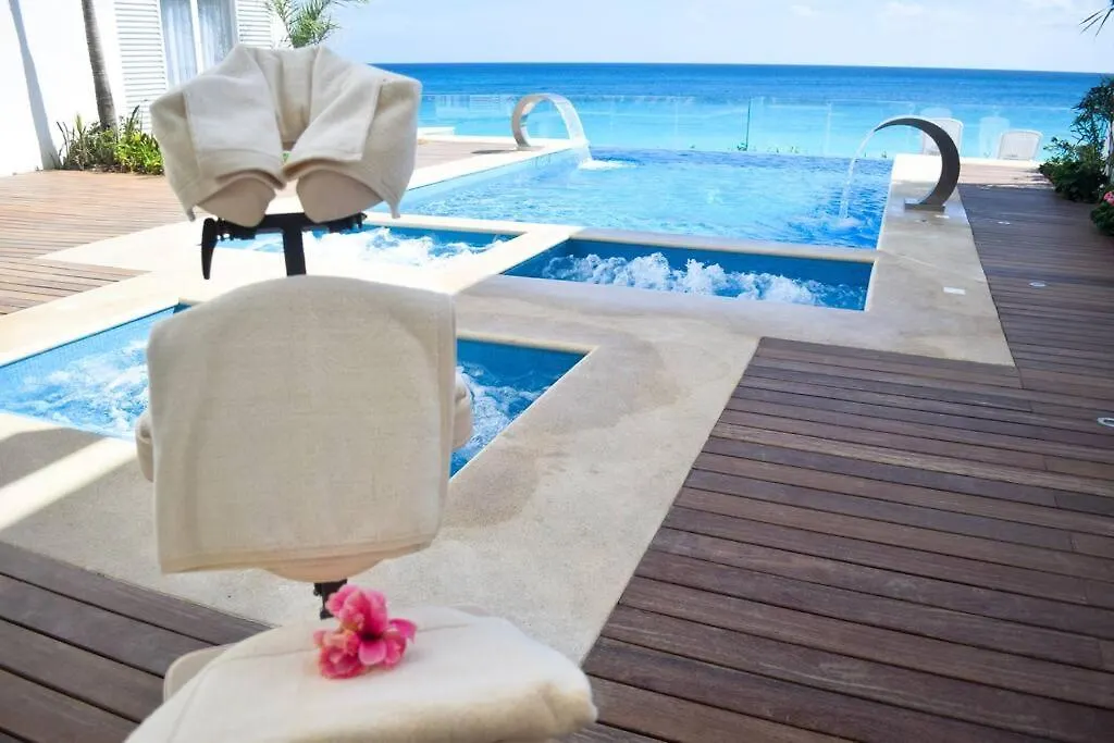 Apartment Luxury Ocean Front Apartment, 2 Bedroom Beach, Gym, Spa Cancun