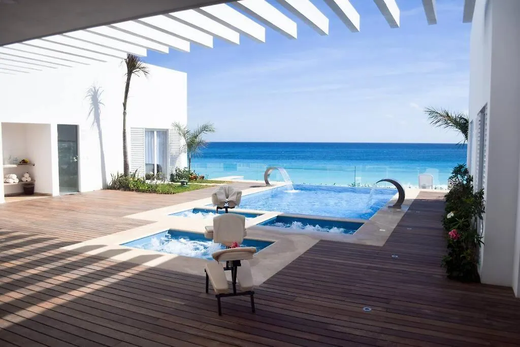 Luxury Ocean Front Apartment, 2 Bedroom Beach, Gym, Spa Cancun 0*,