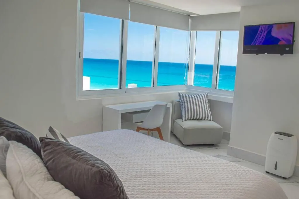 Luxury Ocean Front Apartment, 2 Bedroom Beach, Gym, Spa Cancun