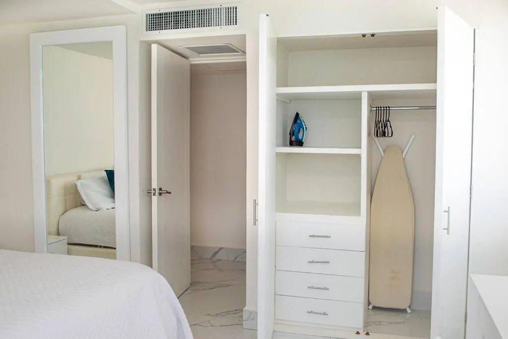 Luxury Ocean Front Apartment, 2 Bedroom Beach, Gym, Spa Cancun