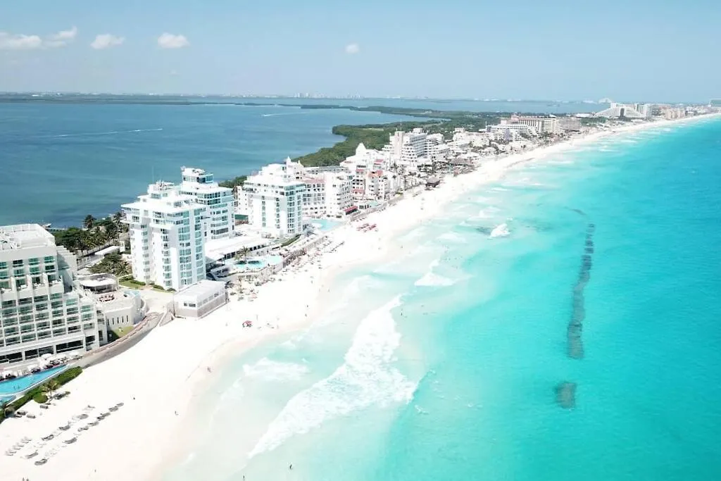 Luxury Ocean Front Apartment, 2 Bedroom Beach, Gym, Spa Cancun Mexico