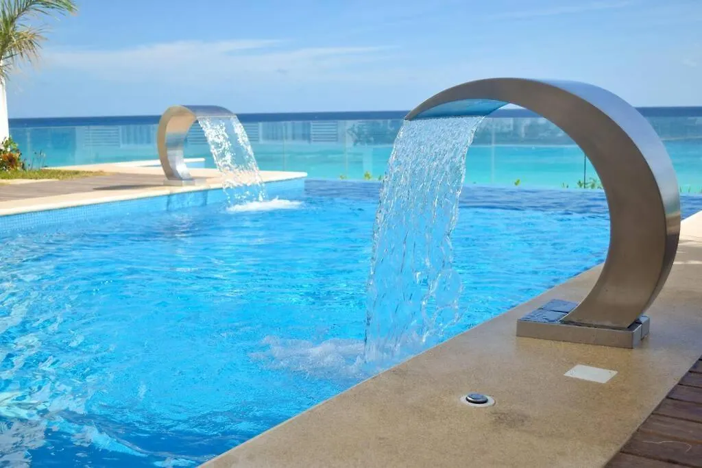Luxury Ocean Front Apartment, 2 Bedroom Beach, Gym, Spa Cancun 0*,